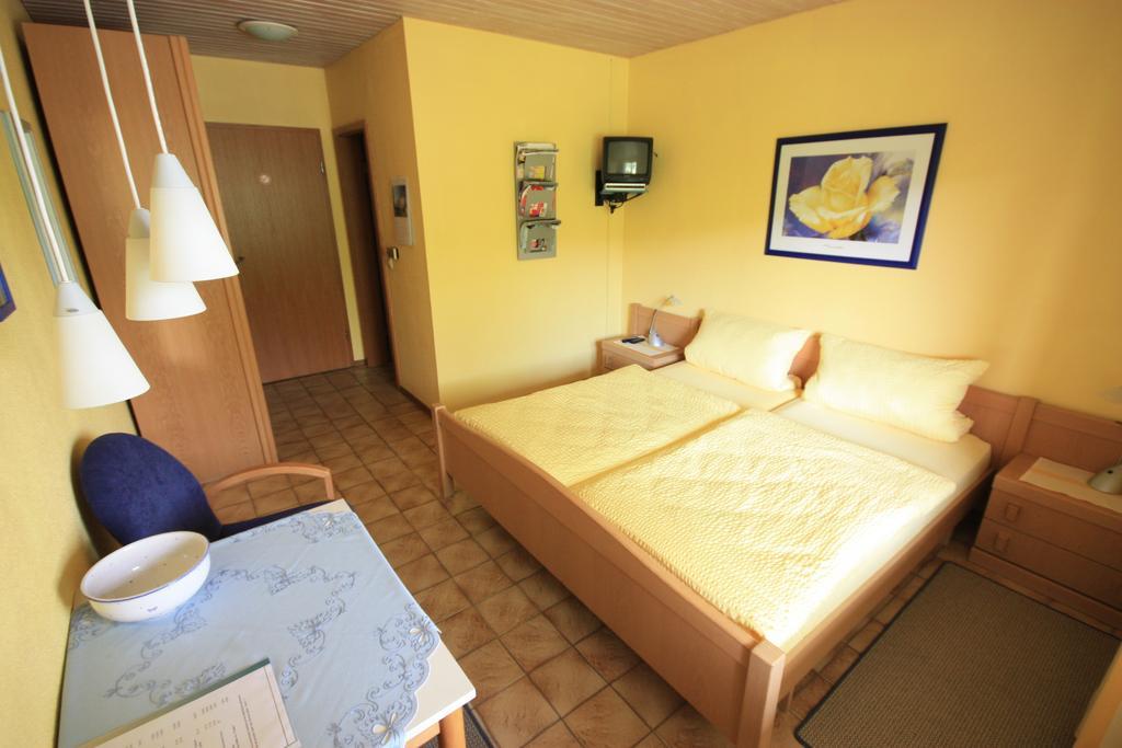 Schönau an der Brend Pension-Ferienwohnung Liesbachtal Direkt Am Waldrand Bayerische Rhoen חדר תמונה